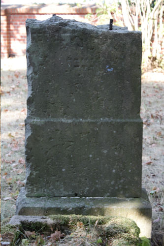 Grabstein Nummer 44 auf dem Friedhof Beelitz