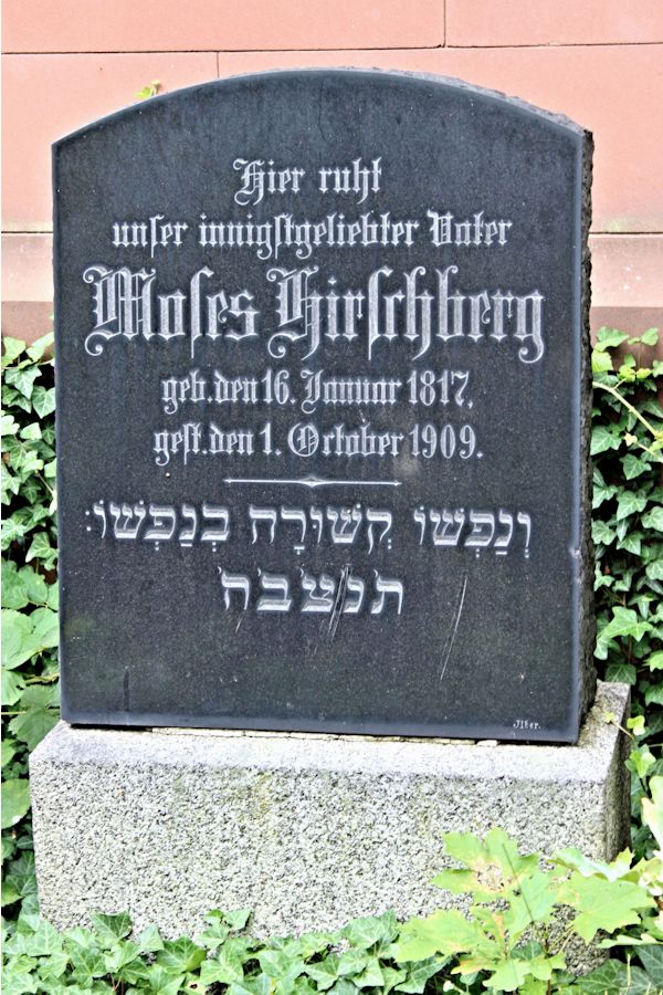 Grabstein Nummer 4563 auf dem Friedhof Potsdam