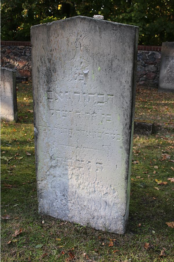 Grabstein Nummer 49 auf dem Friedhof Storkow