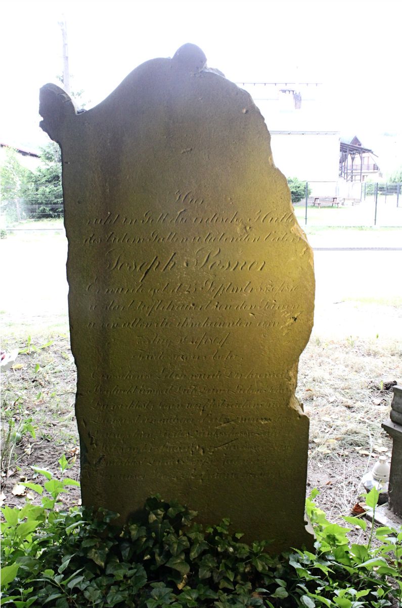 Grabstein Nummer 2 auf dem Friedhof Pszczew (Betsche)