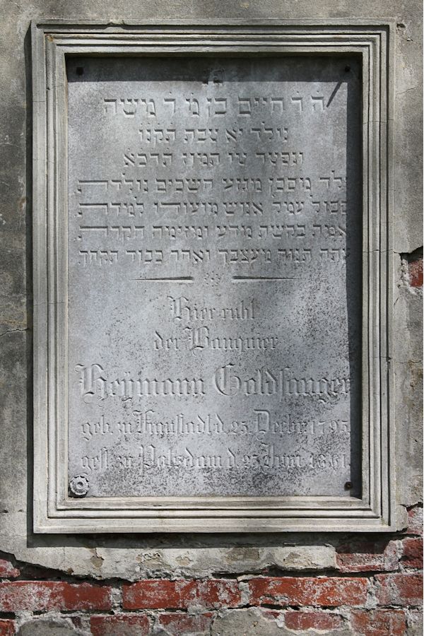 Grabstein Nummer 444 auf dem Friedhof Potsdam