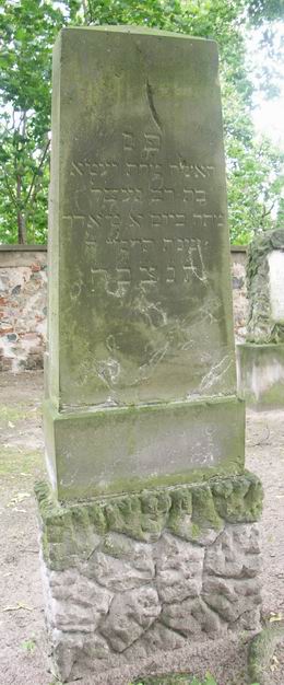Grabstein Nummer 121 auf dem Friedhof Wriezen