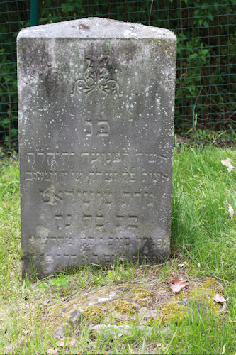 Grabstein Nummer 5 auf dem Friedhof Oderberg