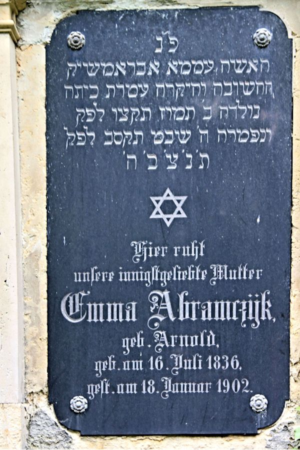 Grabstein Nummer 4621 auf dem Friedhof Potsdam