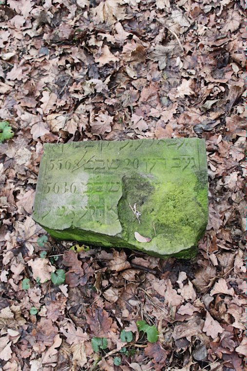 Grabstein Nummer 2 auf dem Friedhof Kargowa (Unruhstadt)