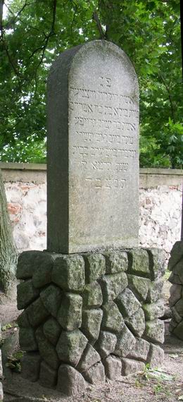 Grabstein Nummer 126 auf dem Friedhof Wriezen