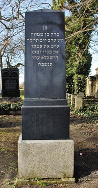 Grabstein Nummer 67 auf dem Friedhof Schwedt