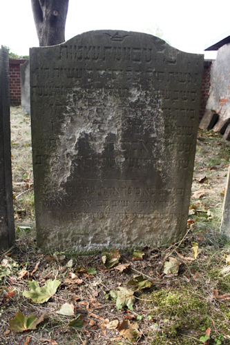 Grabstein Nummer 37 auf dem Friedhof Beelitz