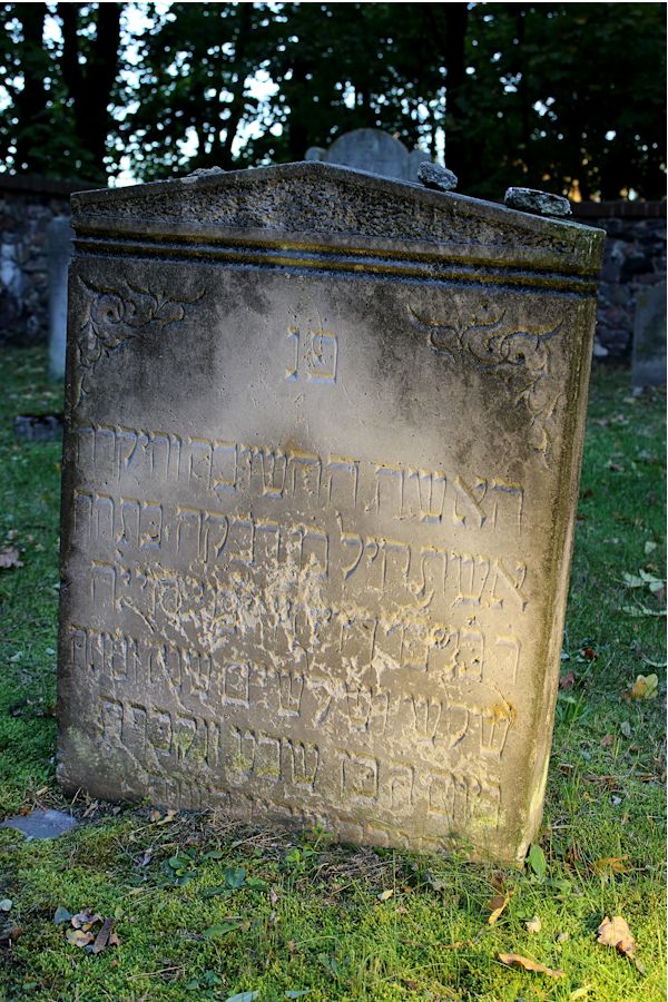 Grabstein Nummer 80 auf dem Friedhof Storkow