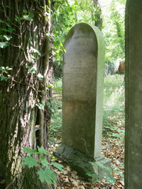 Grabstein Nummer 7 auf dem Friedhof Lindow