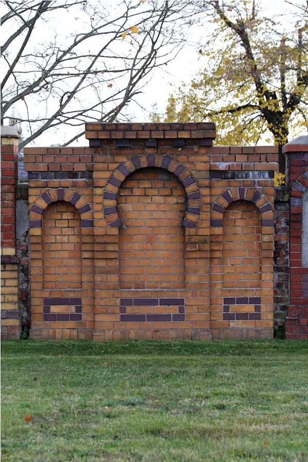 Grabstein Nummer 19 auf dem Friedhof Brandenburg