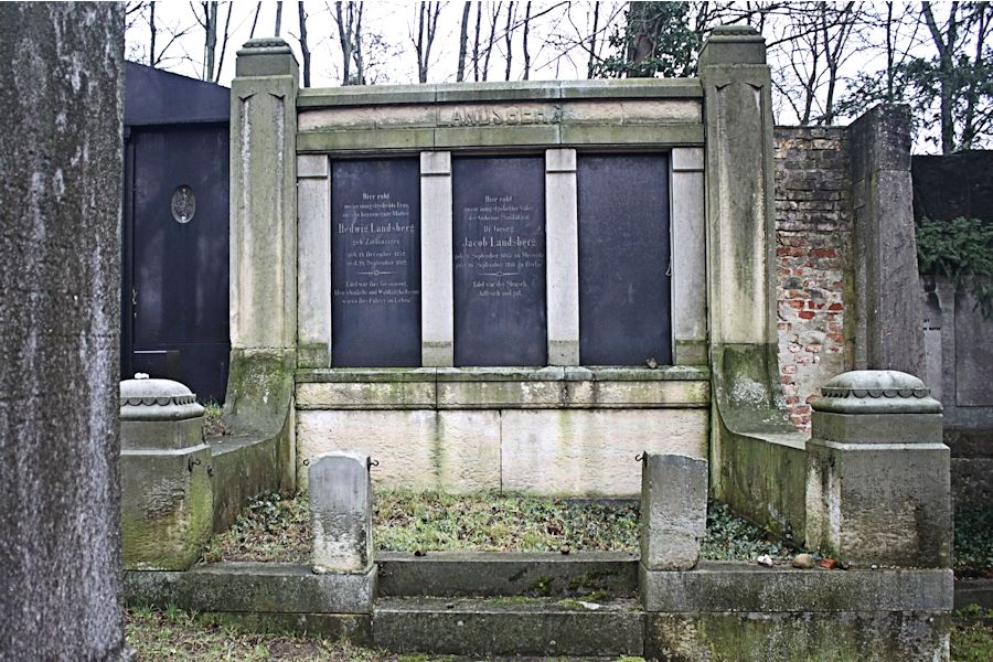 Grabstein Nummer 438 auf dem Friedhof Potsdam