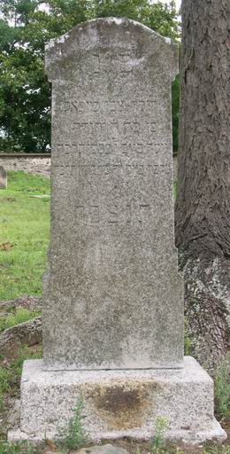 Grabstein Nummer 12 auf dem Friedhof Wriezen