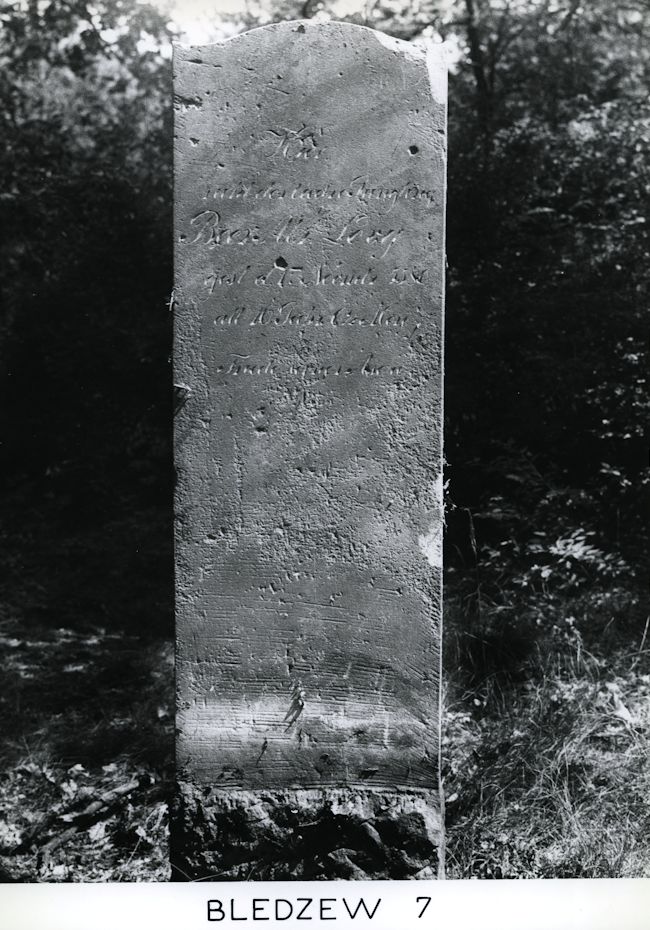 Grabstein Nummer 20 auf dem Friedhof Bledzew (Blesen)
