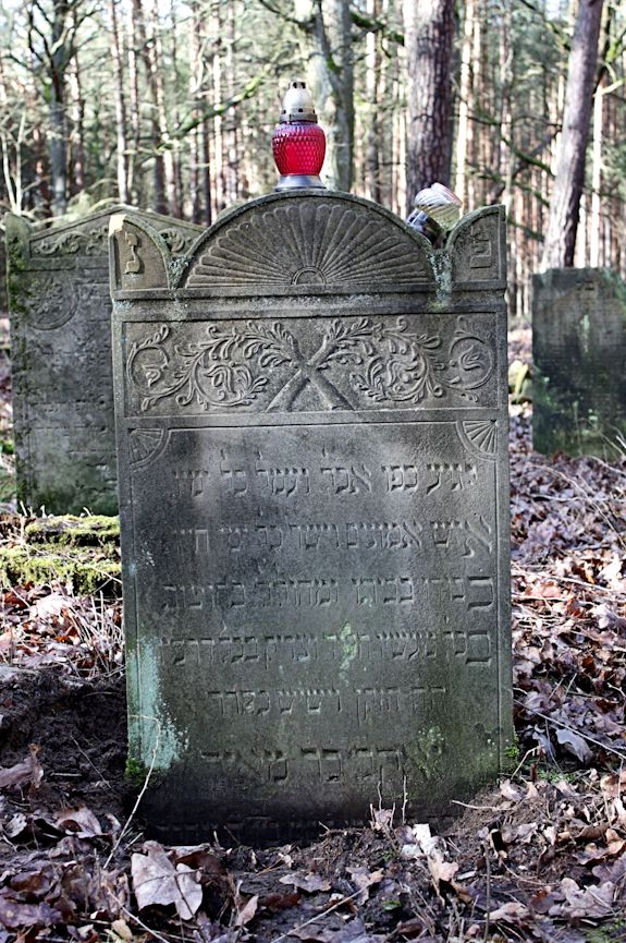 Grabstein Nummer 27 auf dem Friedhof Bledzew (Blesen)