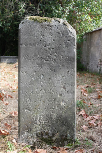 Grabstein Nummer 18 auf dem Friedhof Beelitz
