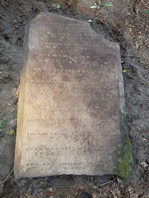 Grabstein Nummer 7 auf dem Friedhof Beeskow