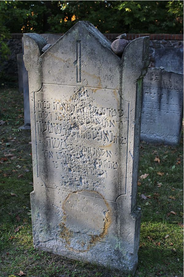 Grabstein Nummer 51 auf dem Friedhof Storkow