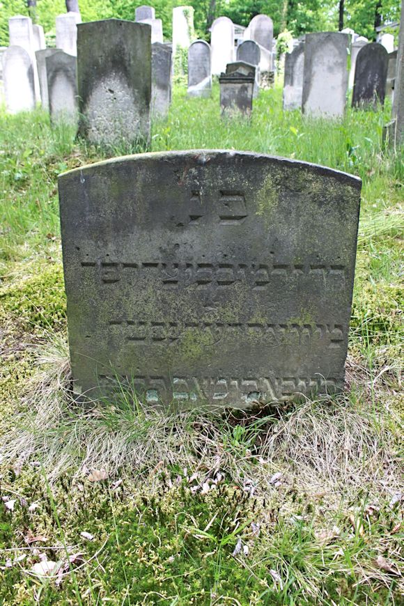 Grabstein Nummer 137 auf dem Friedhof Potsdam