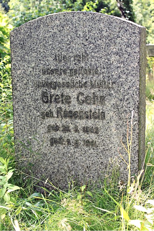 Grabstein Nummer 523 auf dem Friedhof Potsdam