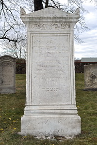 Grabstein Nummer 27 auf dem Friedhof Schwedt