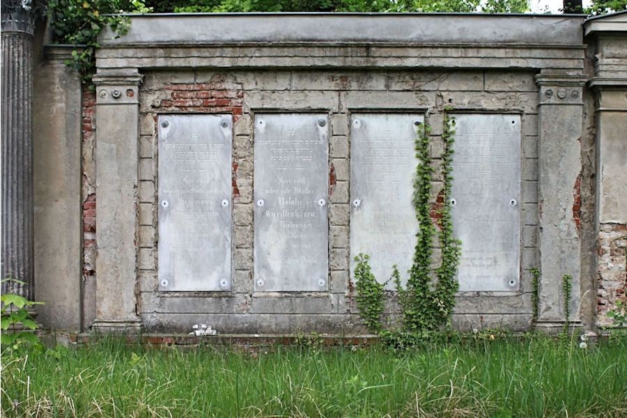 Grabstein Nummer 448 auf dem Friedhof Potsdam