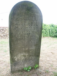 Grabstein Nummer 9 auf dem Friedhof Meinsdorf