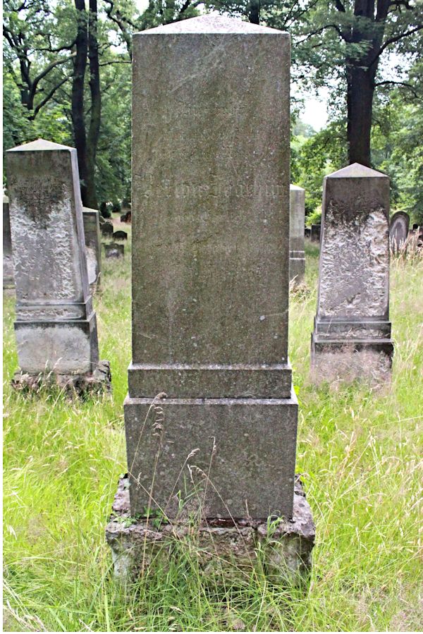 Grabstein Nummer 277 auf dem Friedhof Potsdam