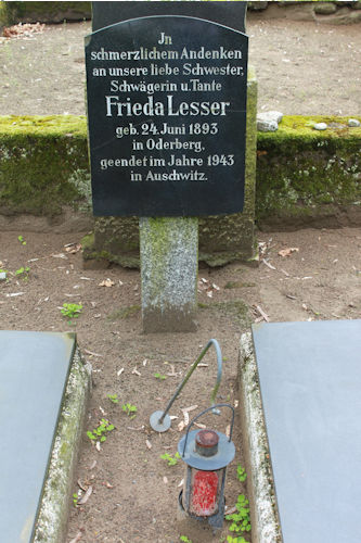 Grabstein Nummer 22 auf dem Friedhof Oderberg
