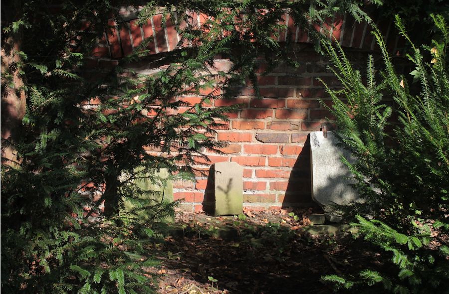 Grabstein Nummer 67 auf dem Friedhof Guben