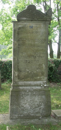 Grabstein Nummer 14 auf dem Friedhof Groß Neuendorf