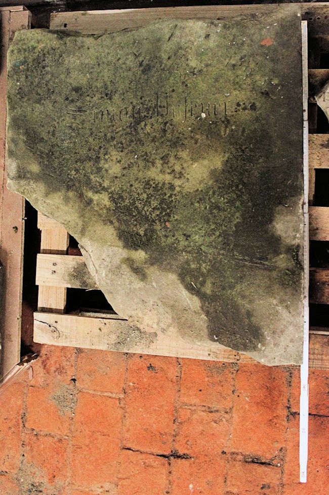 Grabstein Nummer 3 auf dem Friedhof Wusterhausen