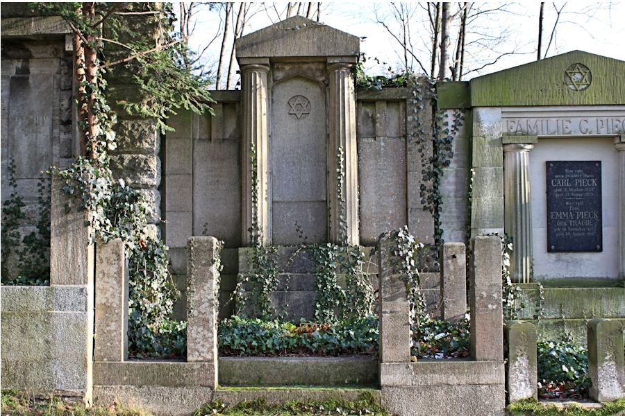 Grabstein Nummer 490 auf dem Friedhof Potsdam