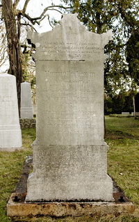Grabstein Nummer 32 auf dem Friedhof Schwedt