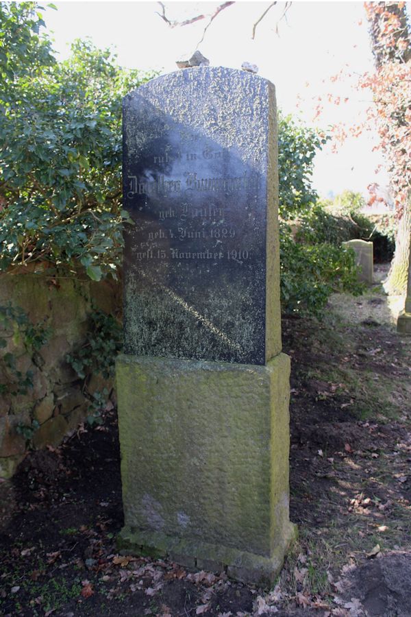 Grabstein Nummer 31 auf dem Friedhof Groß Neuendorf