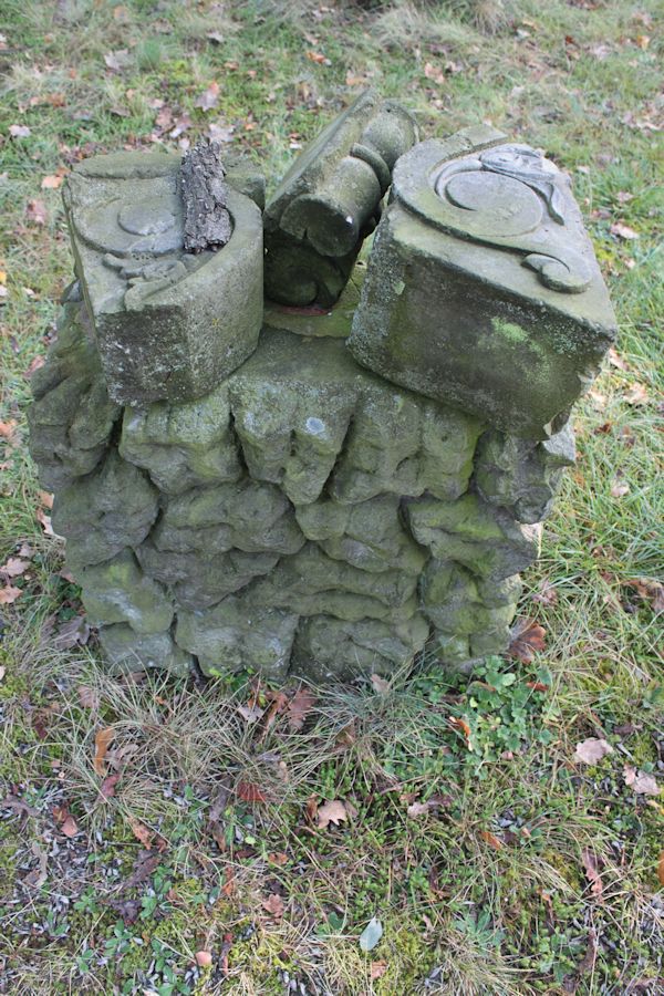Grabstein Nummer 33 auf dem Friedhof Guben