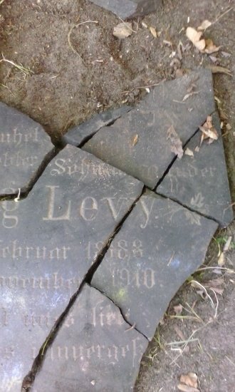 Grabstein Nummer 120 auf dem Friedhof Schwedt