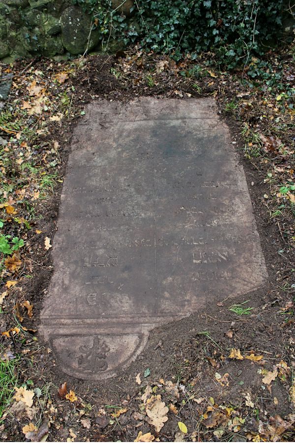 Grabstein Nummer 20 auf dem Friedhof Beeskow