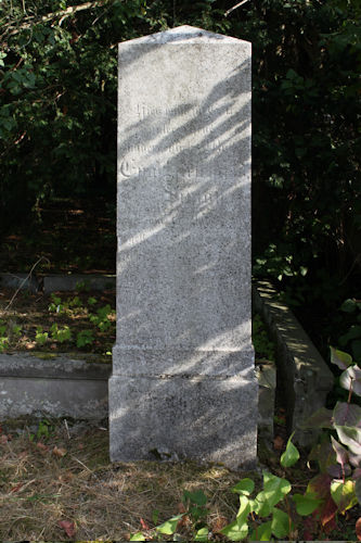 Grabstein Nummer 47 auf dem Friedhof Beelitz