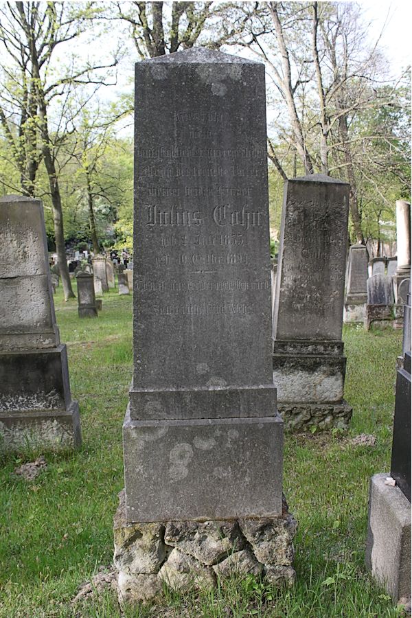 Grabstein Nummer 325 auf dem Friedhof Potsdam