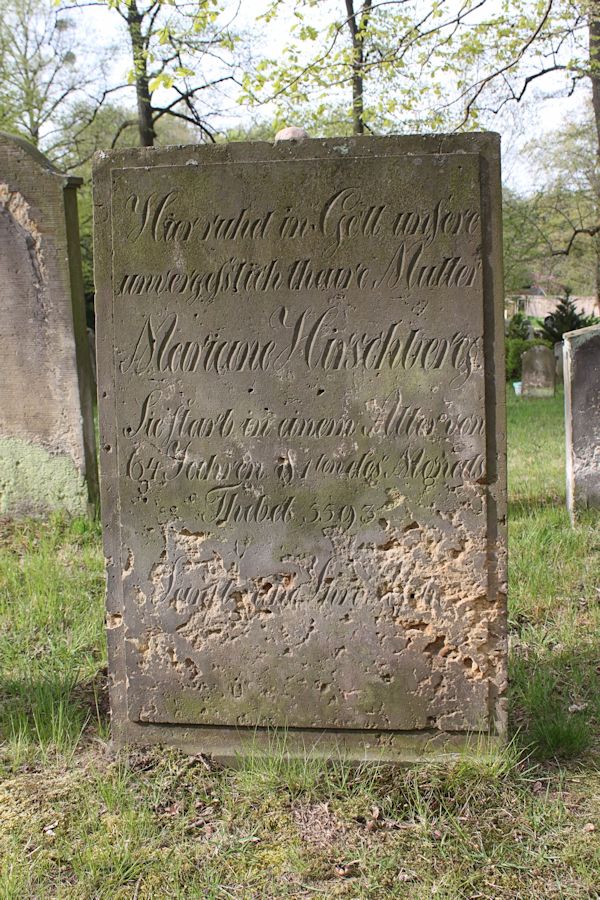 Grabstein Nummer 129 auf dem Friedhof Potsdam