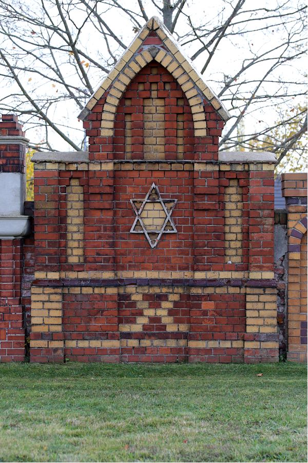 Grabstein Nummer 18 auf dem Friedhof Brandenburg