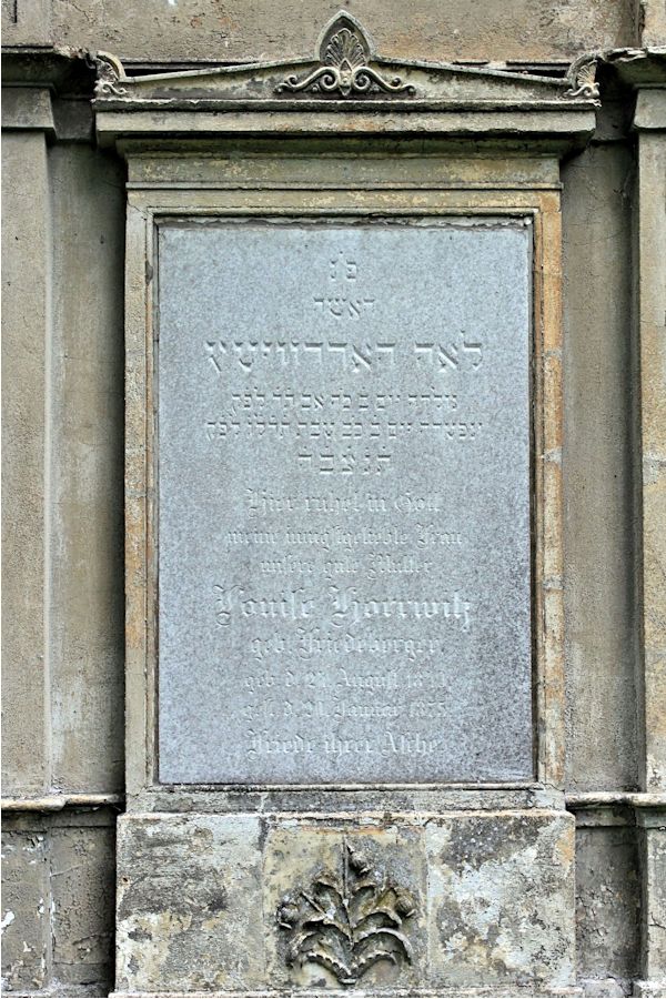 Grabstein Nummer 4514 auf dem Friedhof Potsdam