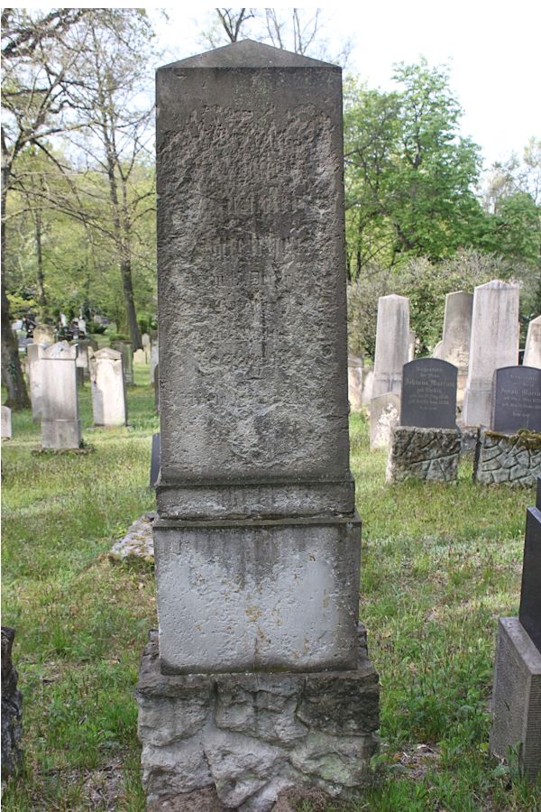 Grabstein Nummer 332 auf dem Friedhof Potsdam