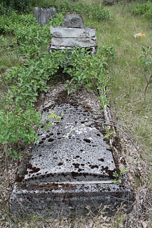 Grabstein Nummer 40 auf dem Friedhof Zasieki (Forst)