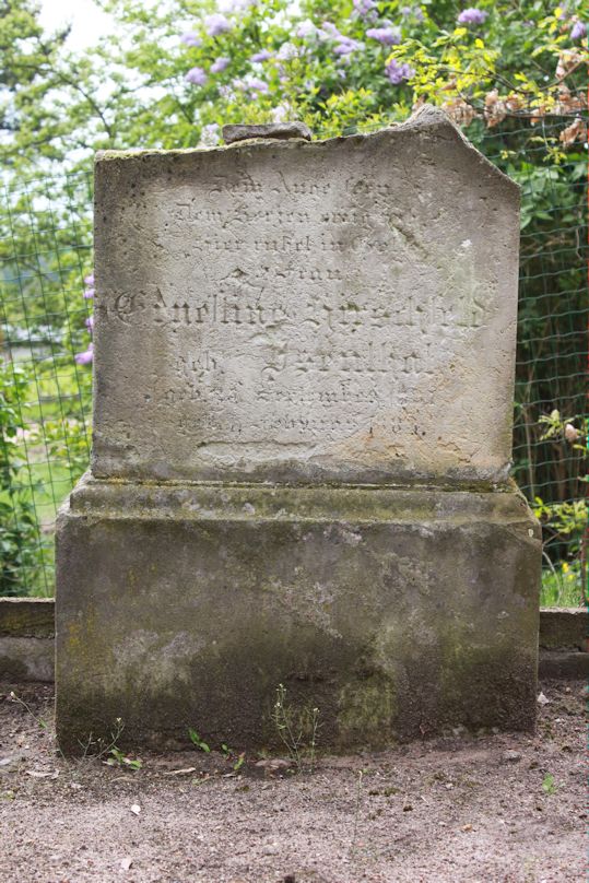 Grabstein Nummer 1 auf dem Friedhof Oderberg