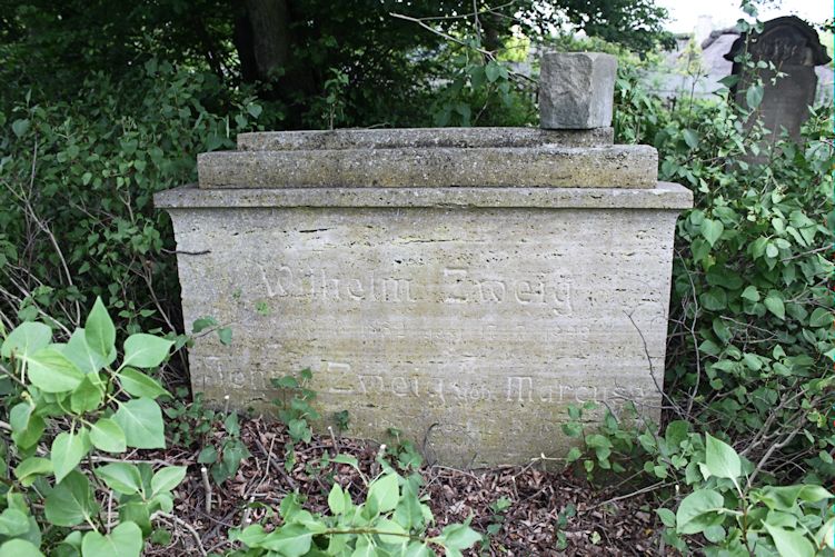 Grabstein Nummer 36 auf dem Friedhof Zasieki (Forst)