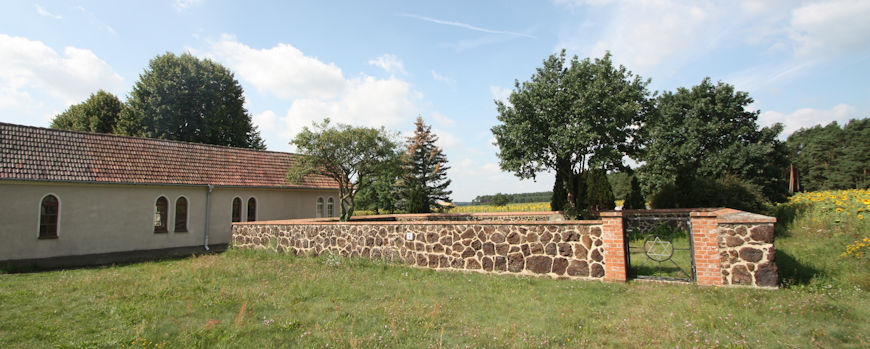 Blick auf den Jüdischen Friedhof in Meinsdorf
