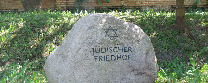 Gedenkstein auf dem Jüdischen Friedhof in Fürstenberg/Havel