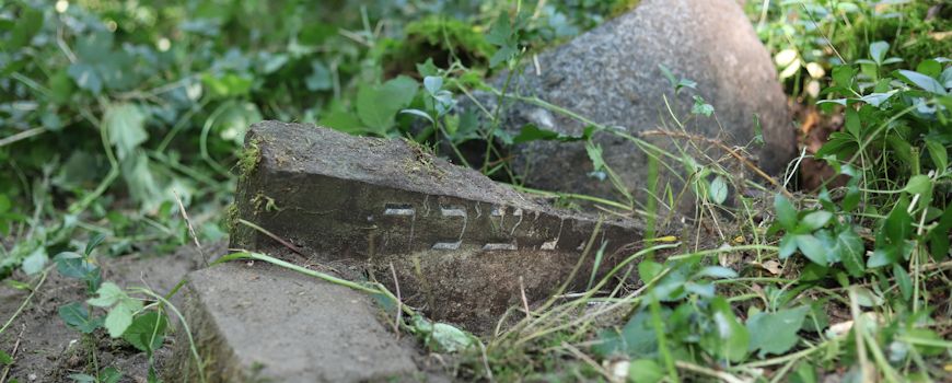 Spuren des Gedenkens an Angehörige im heutigen Boleszkowice